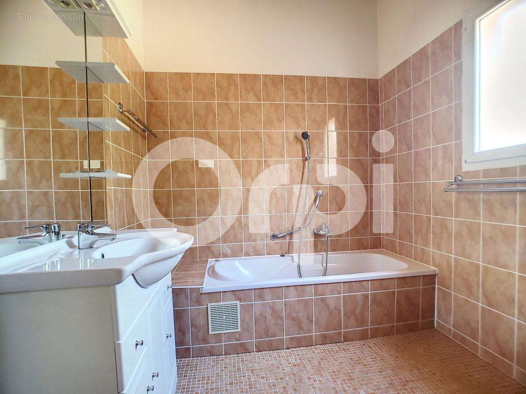 Maison à ROQUEBRUNE-SUR-ARGENS