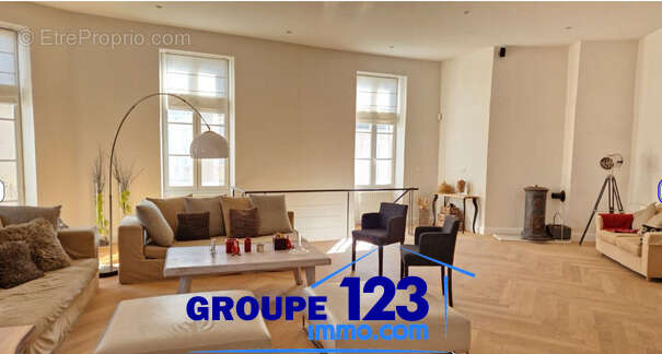 Maison à COULANGES-LA-VINEUSE