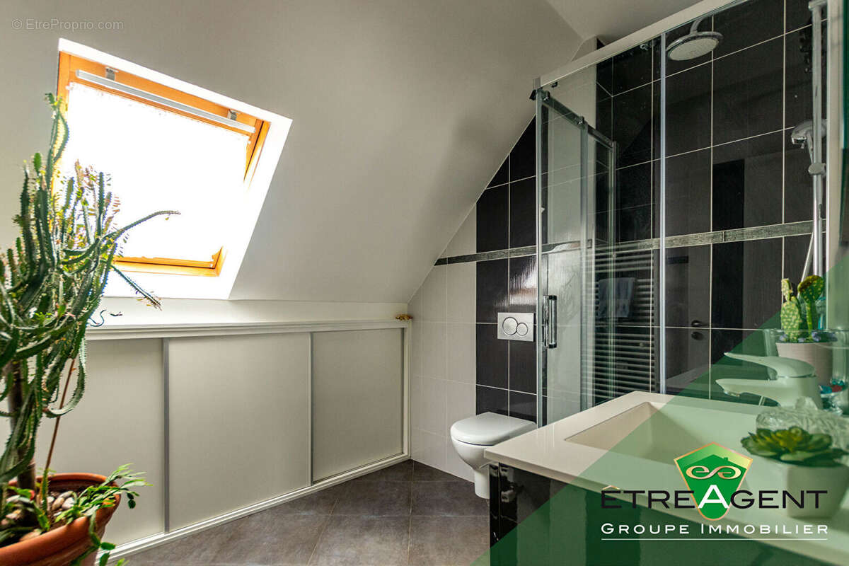 Maison à JOUY-LE-MOUTIER