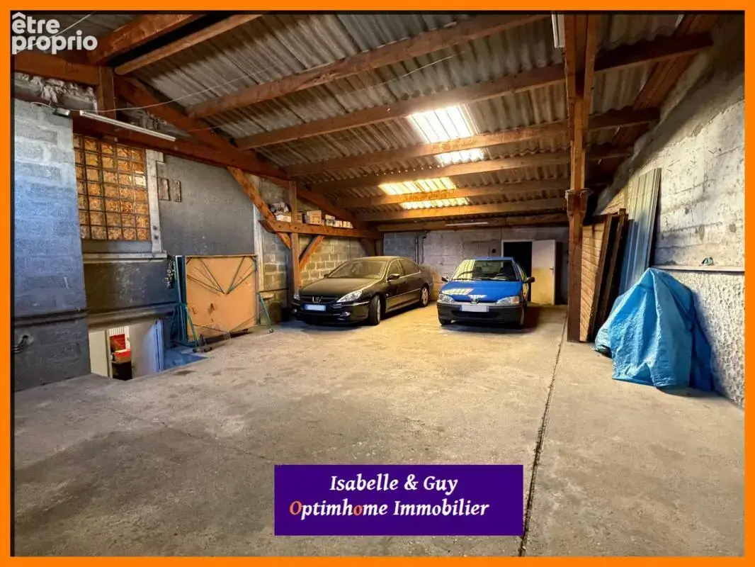 Centre-ville, un espace idéal pour collectionneurs de voitures - photo 24