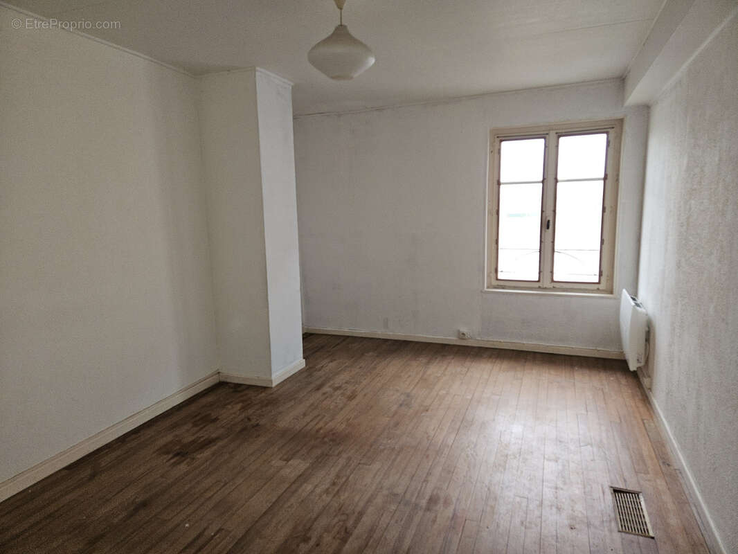 Maison à VERDUN-SUR-LE-DOUBS