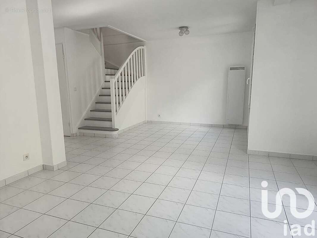 Photo 2 - Maison à THIAIS