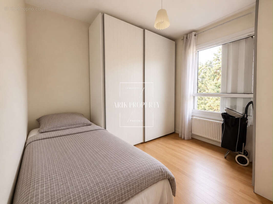 À vendre   Appartement 4 pièces meublé de 94 m2 avec terrasse, parking et cave - photo 8