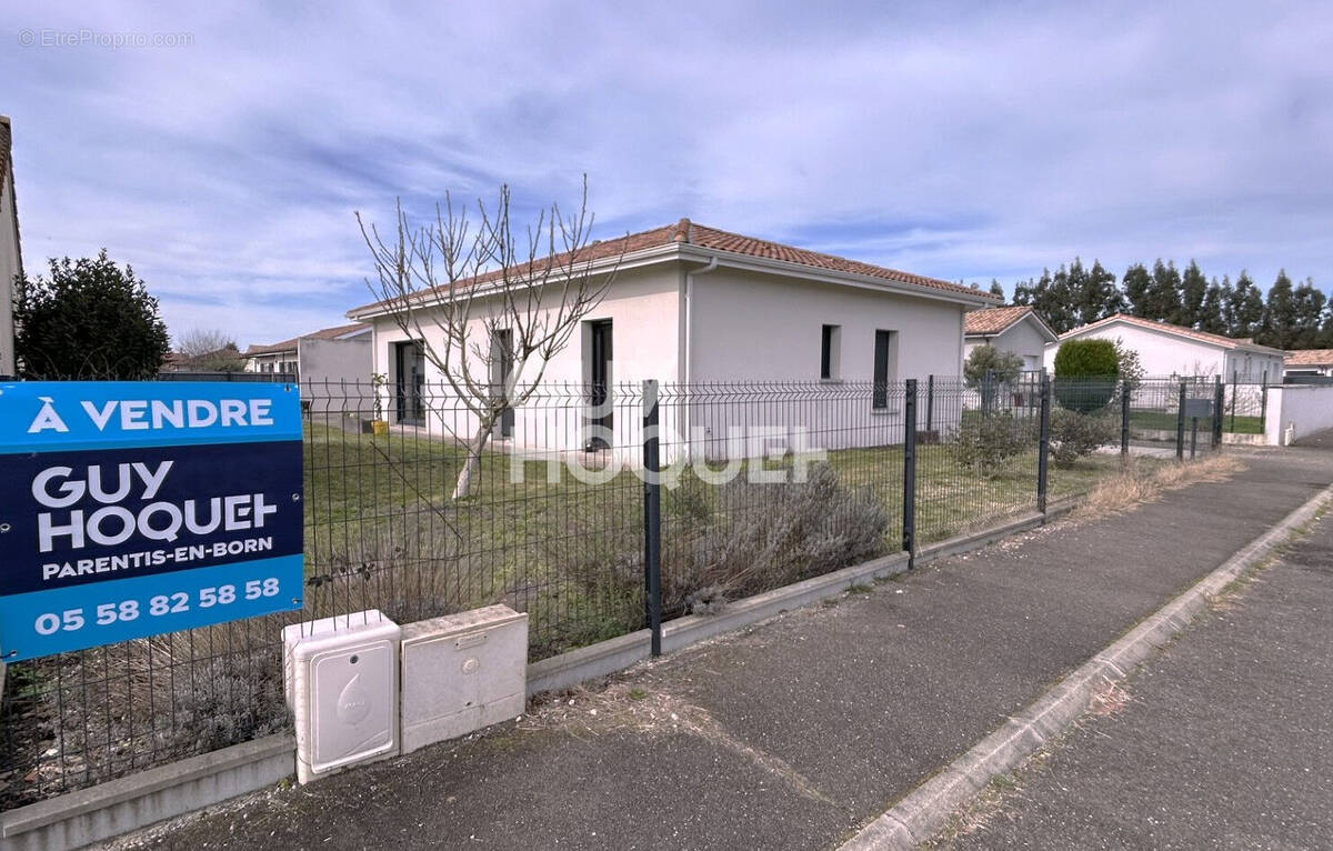 Maison à PARENTIS-EN-BORN