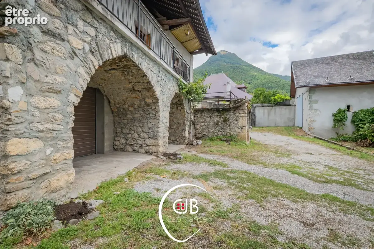 Cruet – Maison de vigneron 105 m² avec 135 m² de dépendances - photo 3