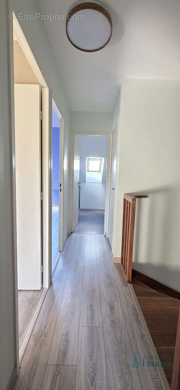 Appartement à AVRILLE