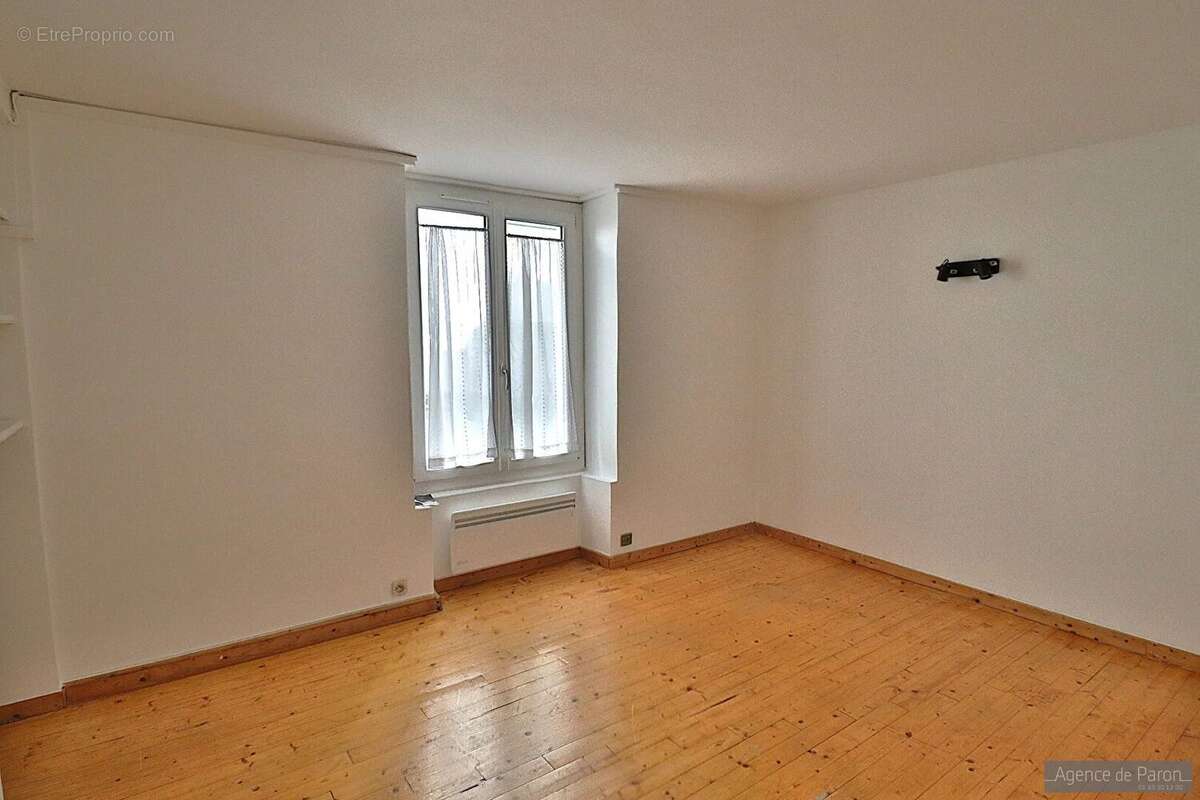 Maison à VERRIERES-LE-BUISSON