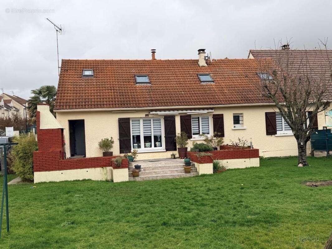 Maison à MOUSSY-LE-VIEUX