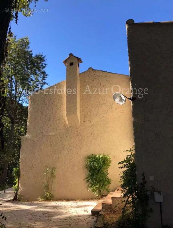 Maison à LA GARDE-FREINET