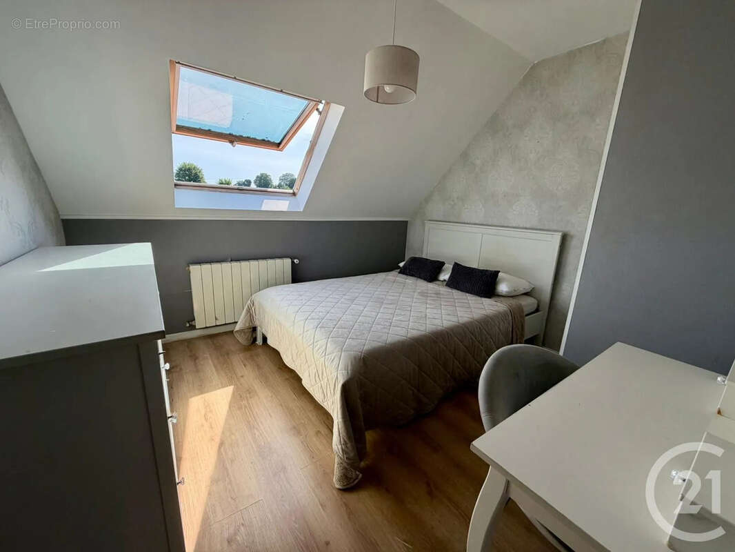 Maison 205 m² à Thieux  - photo 22