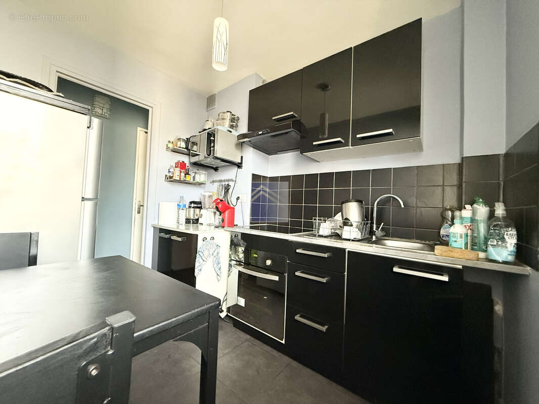 Appartement à COURBEVOIE
