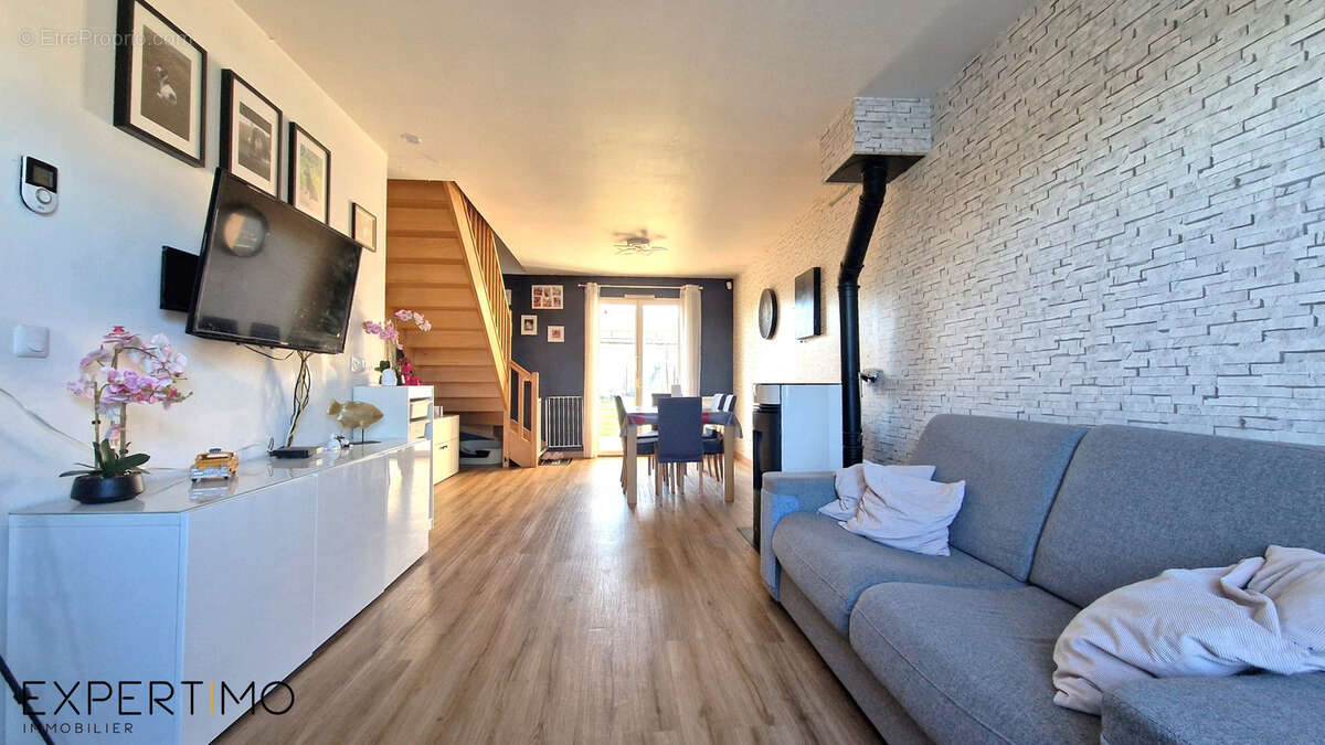 Maison à SAINT-GERMAIN-LES-ARPAJON