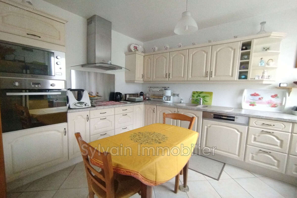 Maison à NEUFCHATEL-EN-BRAY