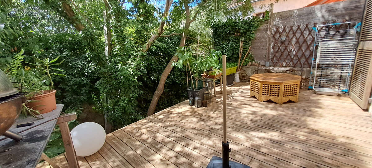 Maison de village Montpellier Celleneuve : Maison vigneronne T3 du XVIIIe avec terrasse, jardin et cave voûtée - photo 3