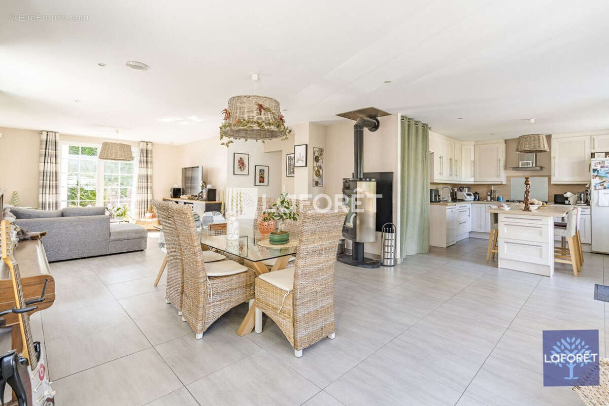 Basoche maison avec piscine - photo 2