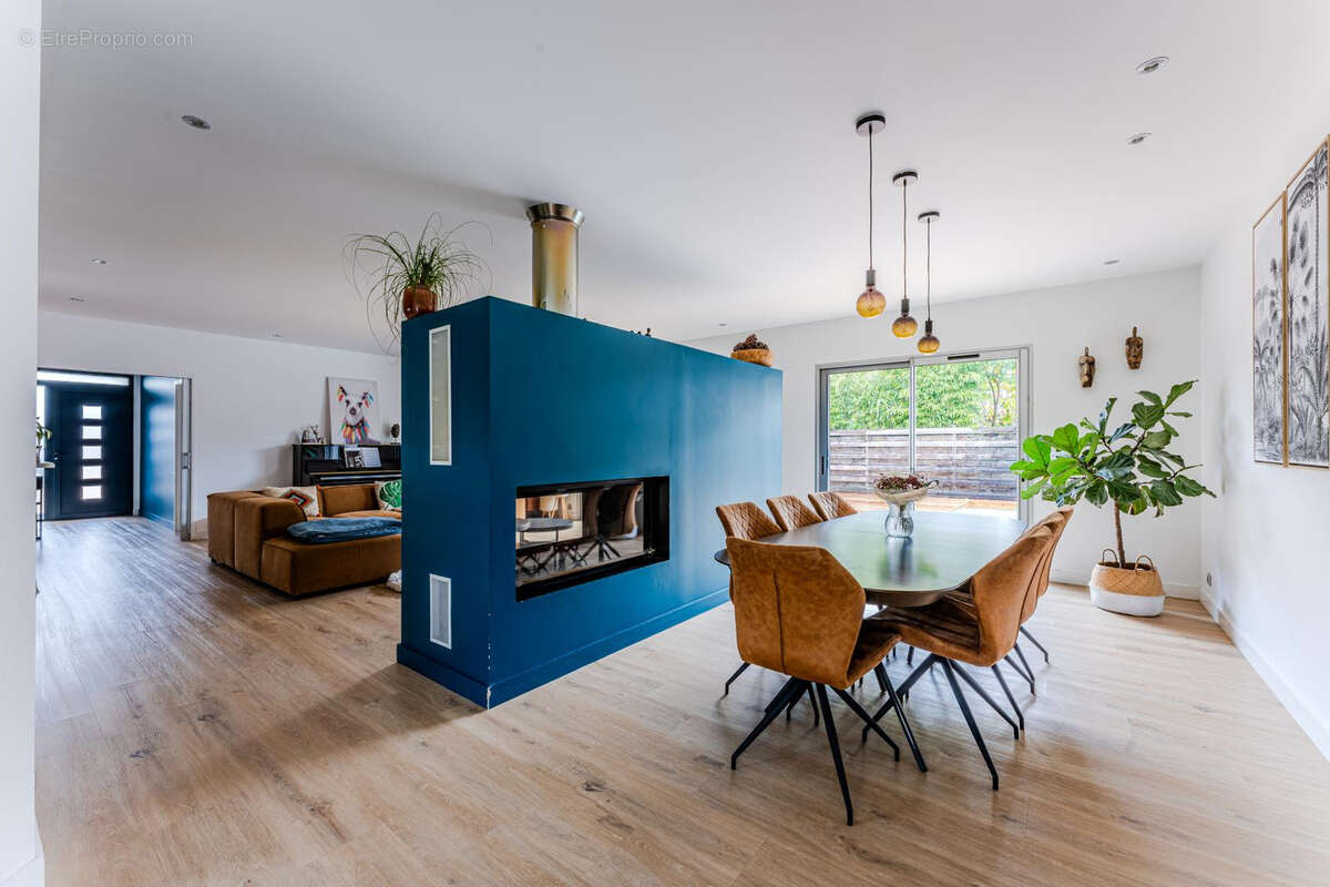 Maison à CAMBLANES-ET-MEYNAC