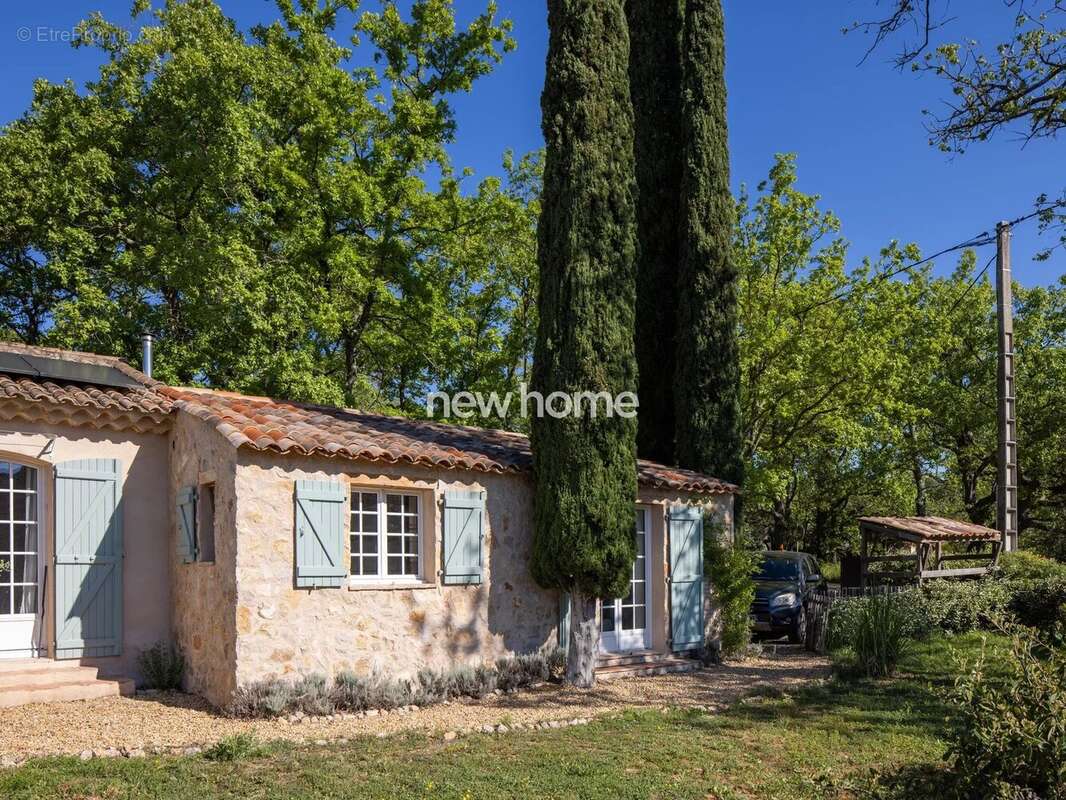 Villa joliment rénovée avec piscine dans un cadre verdoyant - photo 7