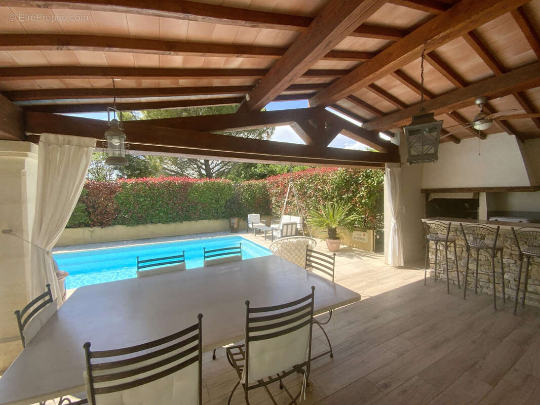 Villa méridionale avec terrain et piscine. - photo 5