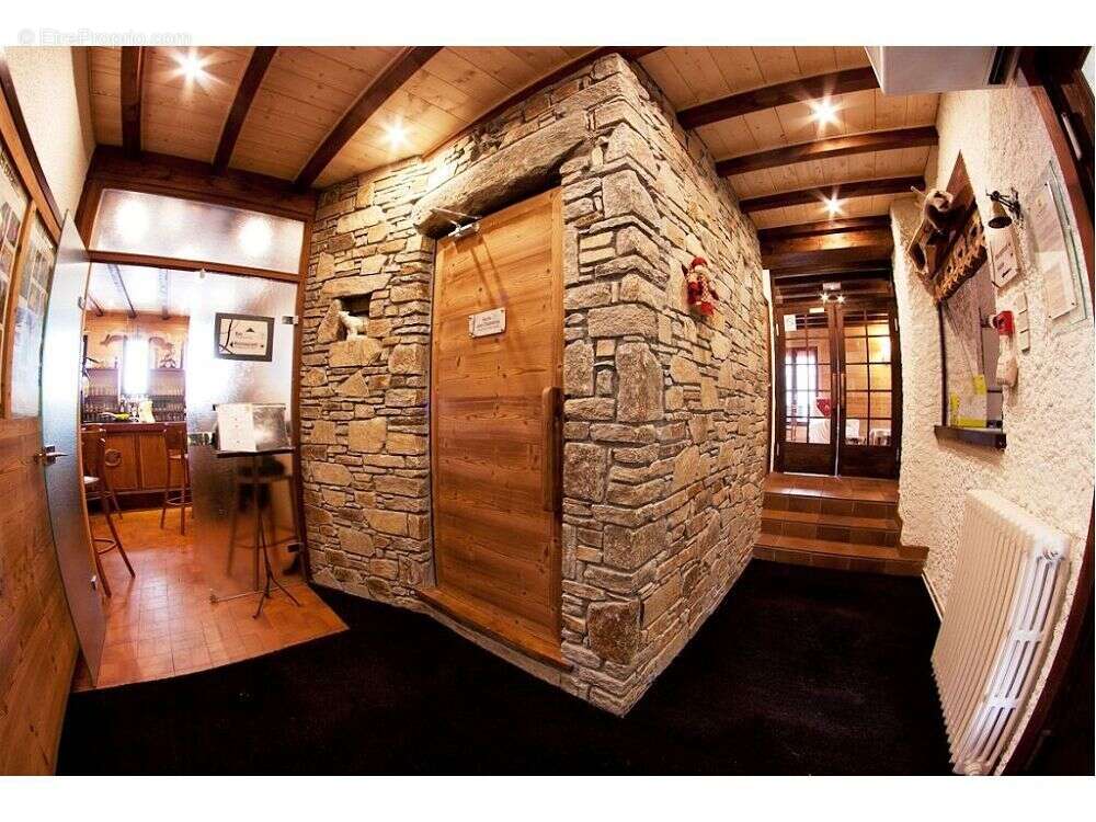 Commerce à BOURG-D'OUEIL