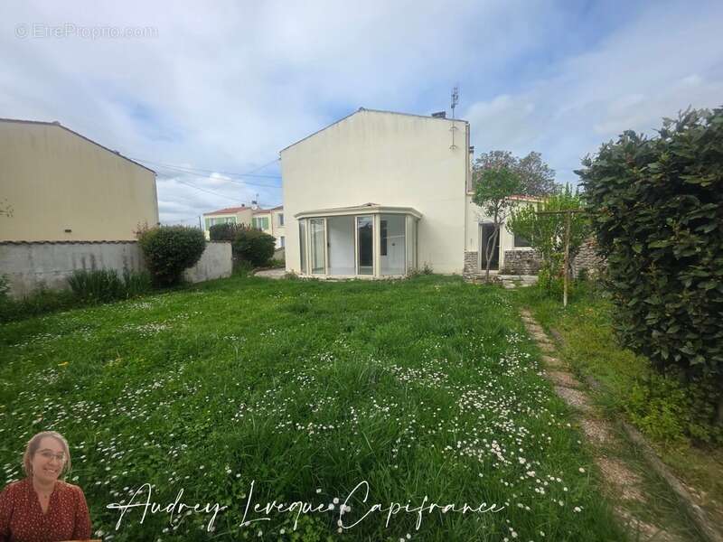 Maison à SURGERES