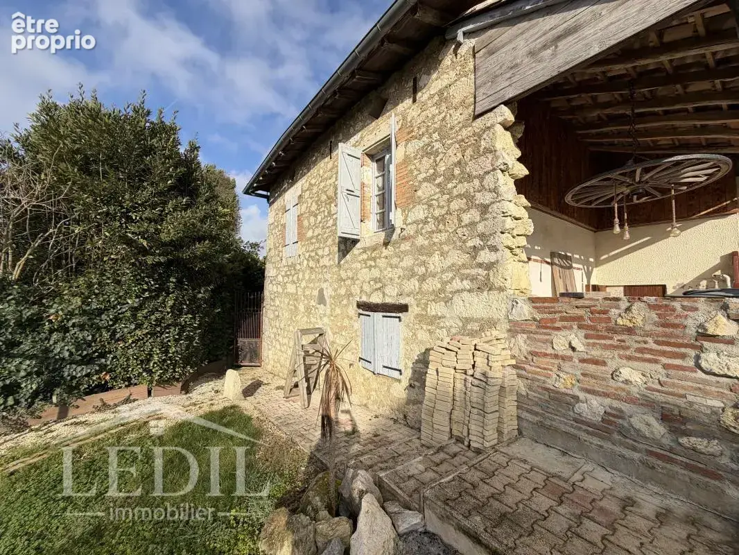 Maison en pierre avec jardin - photo 3