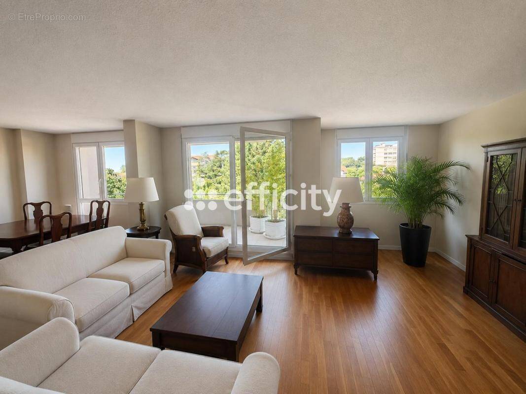 Appartement à LYON-5E
