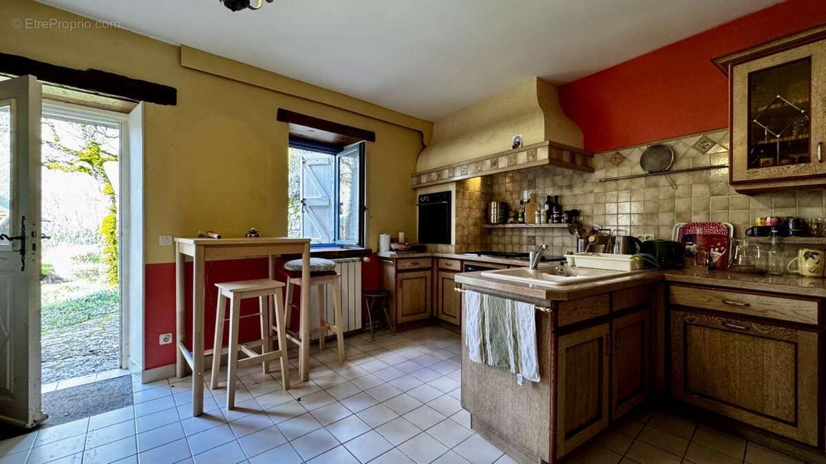Maison à SAULIAC-SUR-CELE