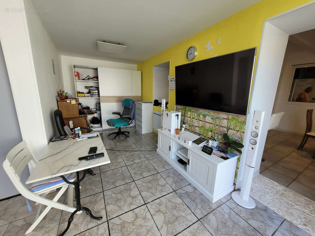 Fleury d'Aude Vente en nue-propriété Appartement de type 3 bis, avec terrain de 90 m2 parking. - photo 11