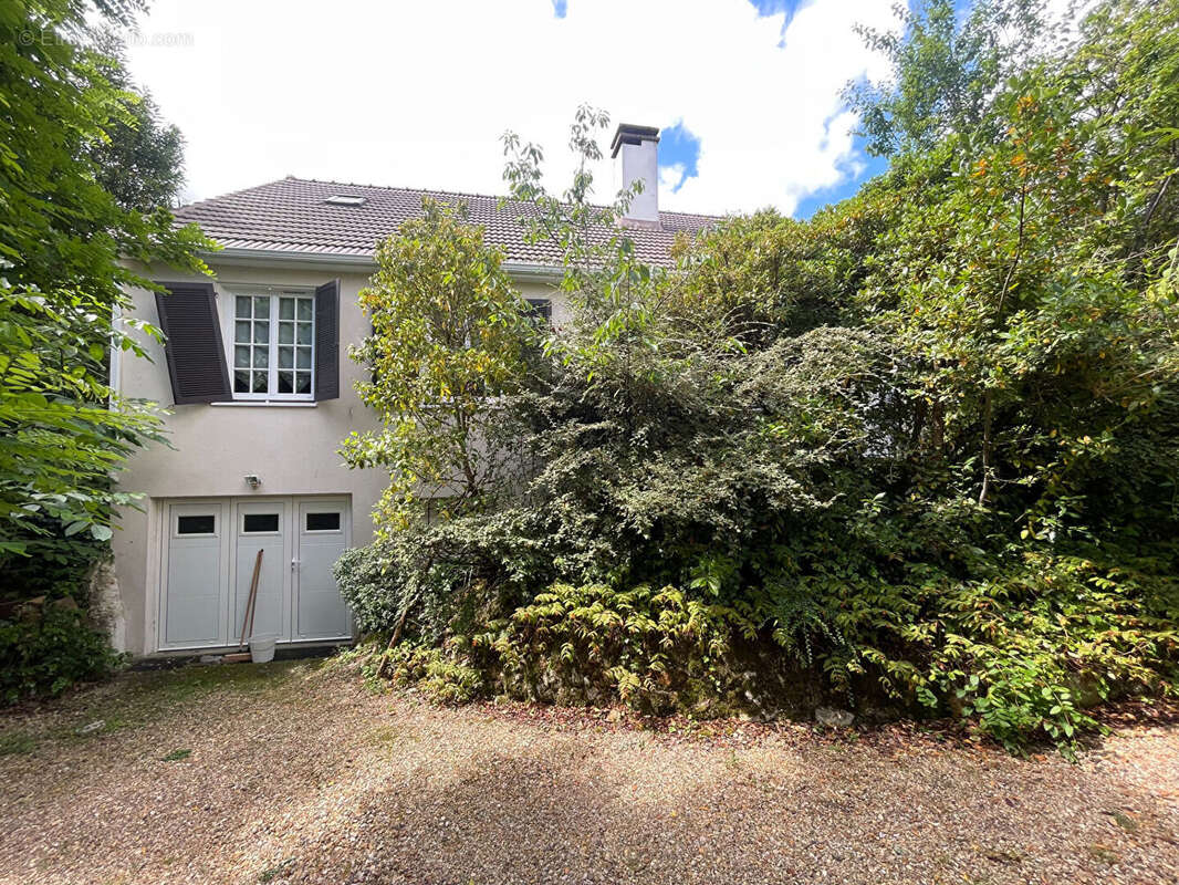Maison à SARTROUVILLE