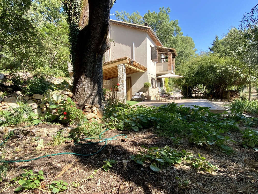 Maison à SAINT-VALLIER-DE-THIEY