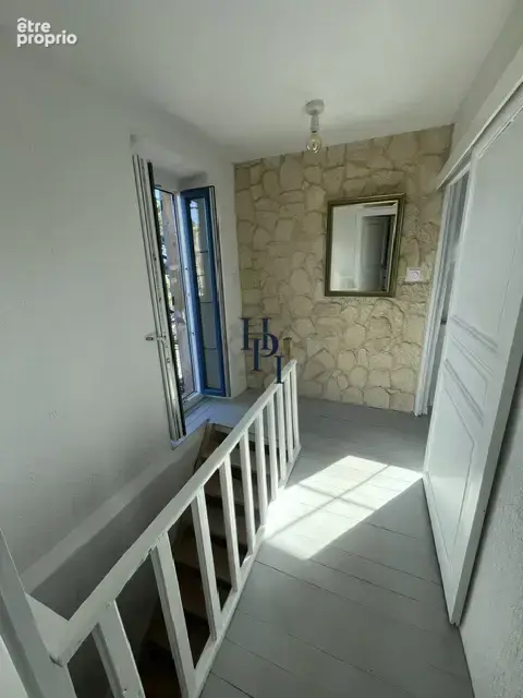 Maison de village avec terrasses et jardin. - photo 10