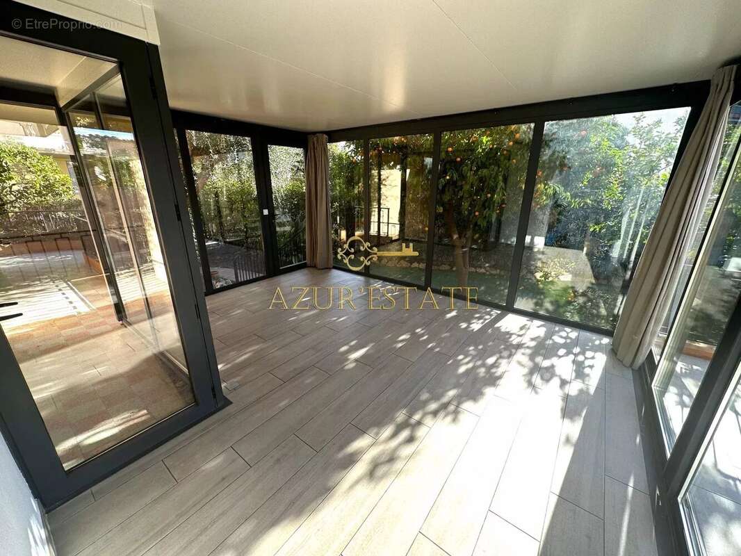 Appartement à ROQUEBRUNE-CAP-MARTIN