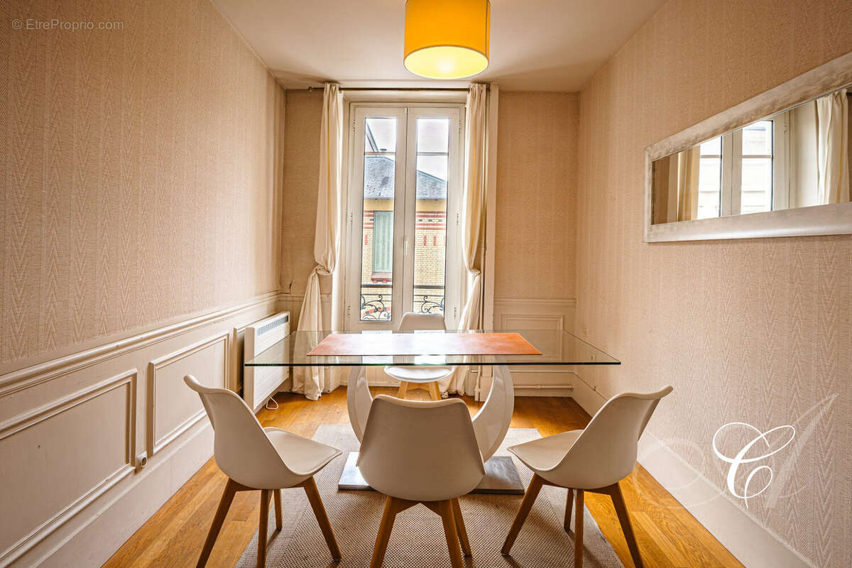 Appartement à VERSAILLES