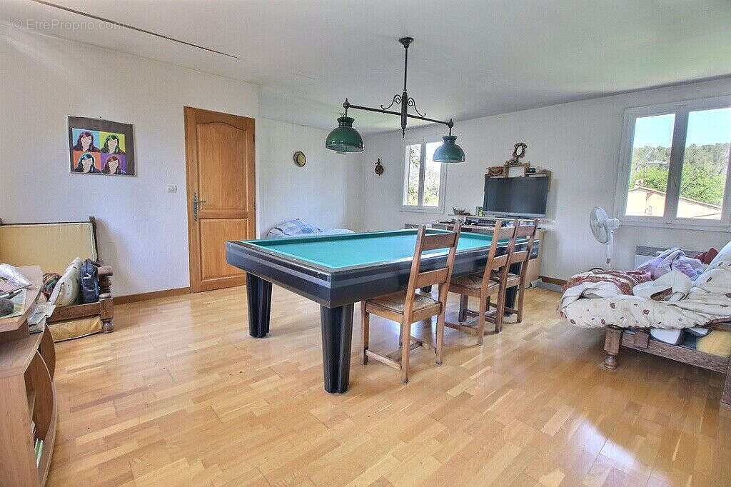 Maison à ROQUEBRUNE-SUR-ARGENS