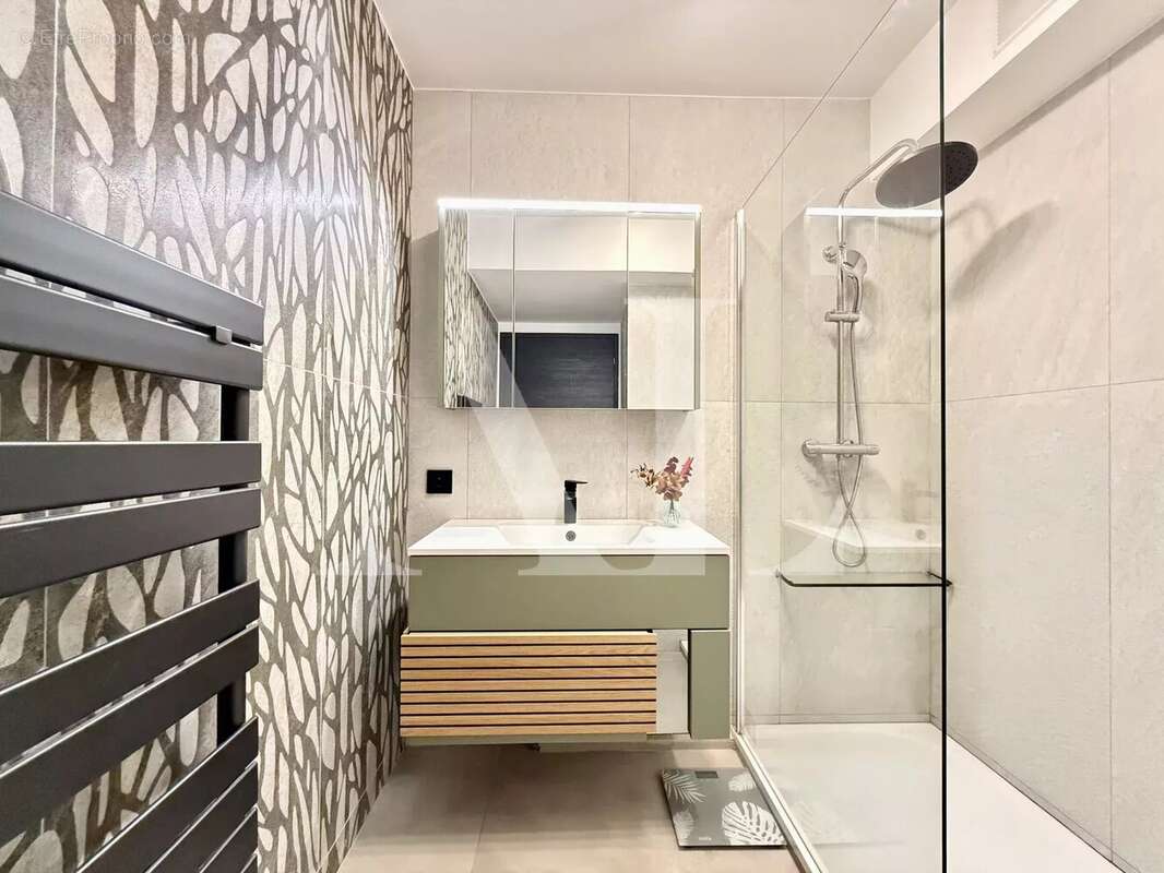 Appartement à VALLAURIS