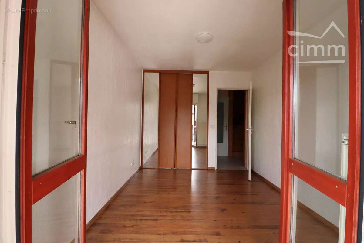 Appartement à CHALLES-LES-EAUX