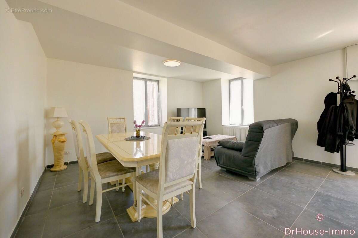 Maison à FONTAINE-LES-GRES