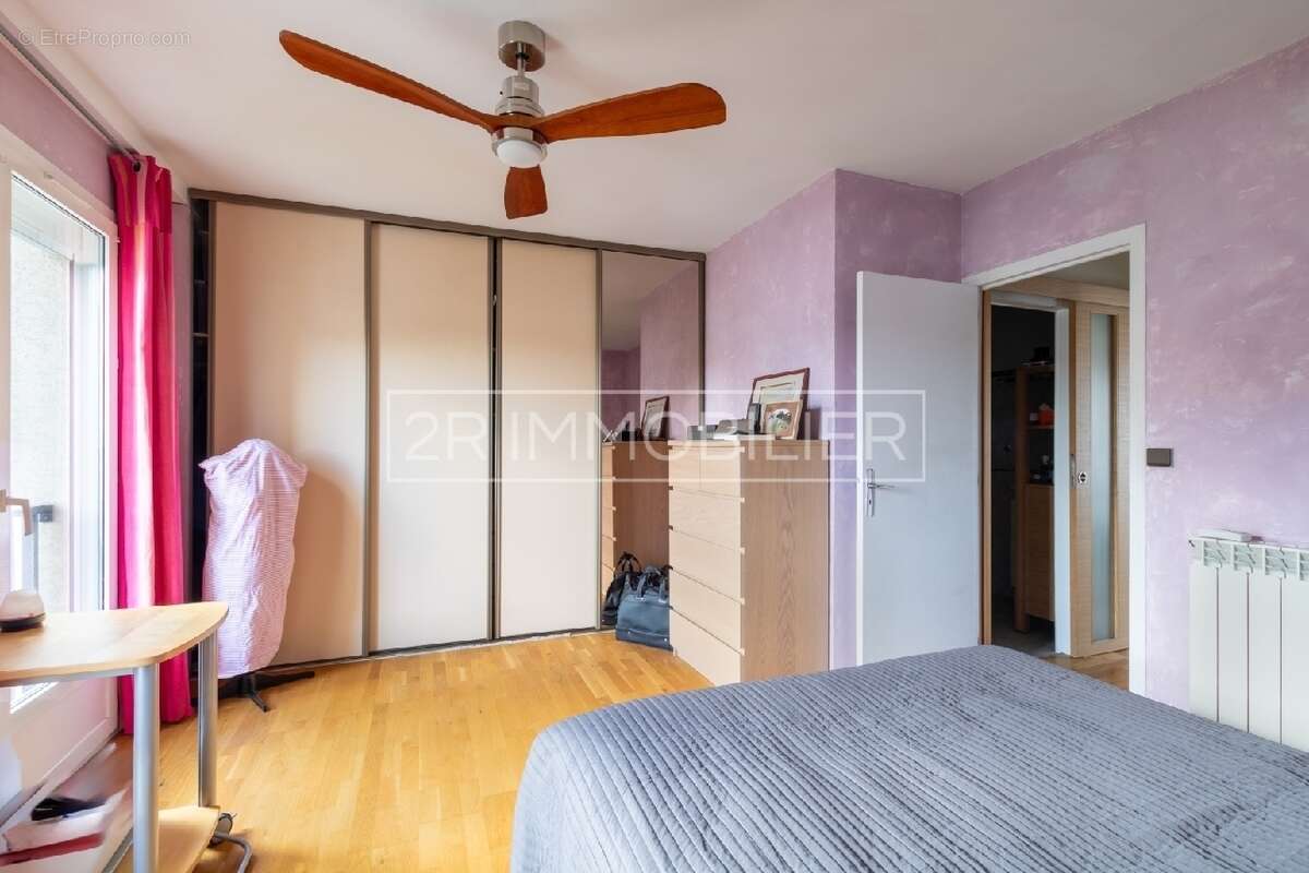 Maison à SAINT-THIBAULT-DES-VIGNES