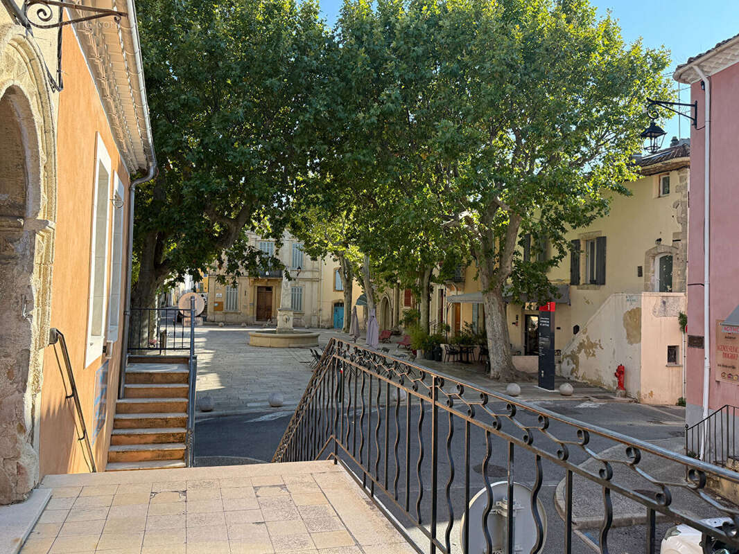 Appartement à LA ROQUE-D'ANTHERON