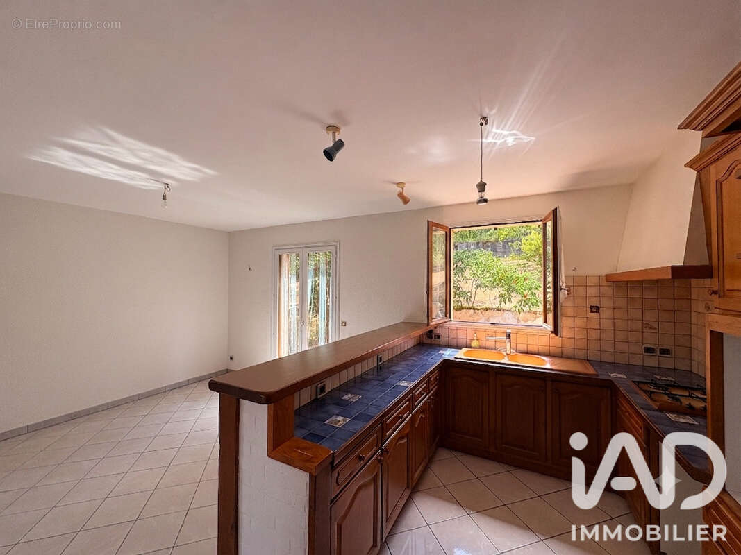 Maison 82 m² à Saint-Cere  - photo 6