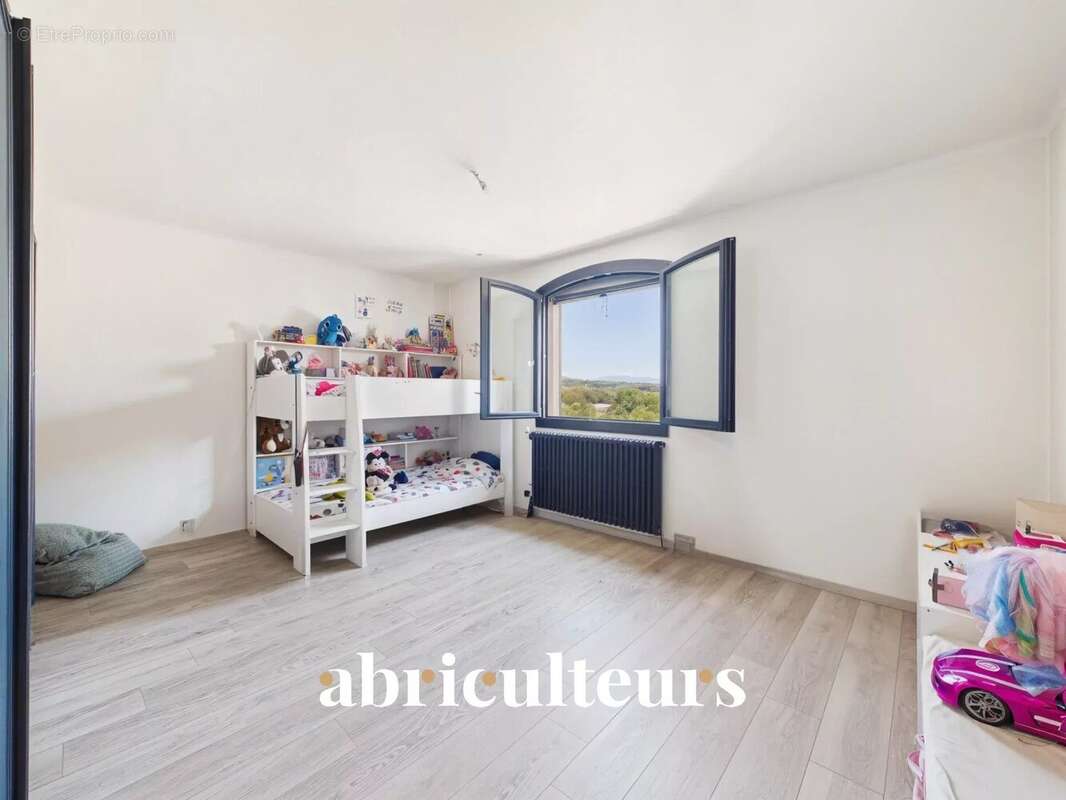 Appartement à ROGNES