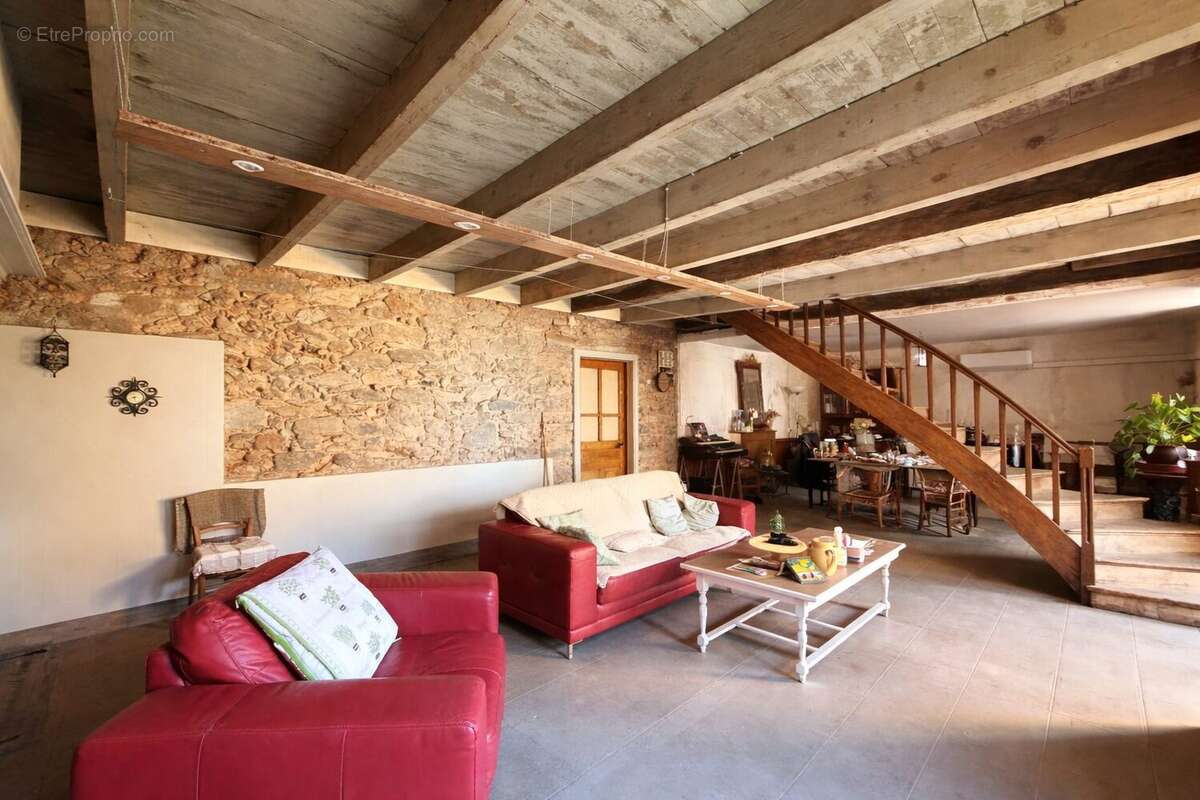 Maison à LA SALVETAT-PEYRALES