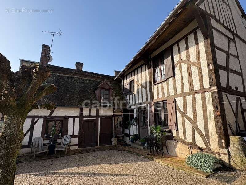 Maison à SAINT-MAURICE-SUR-AVEYRON
