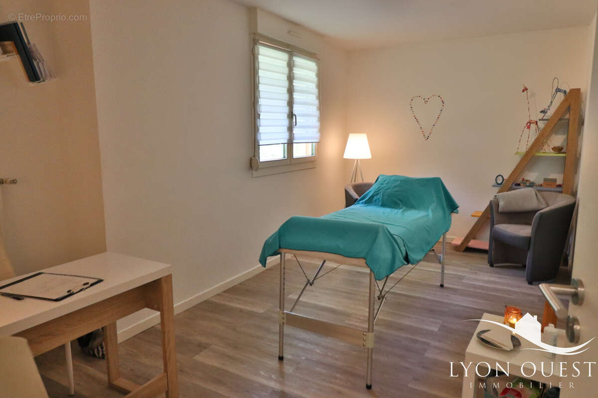 Commerce à CHARBONNIERES-LES-BAINS