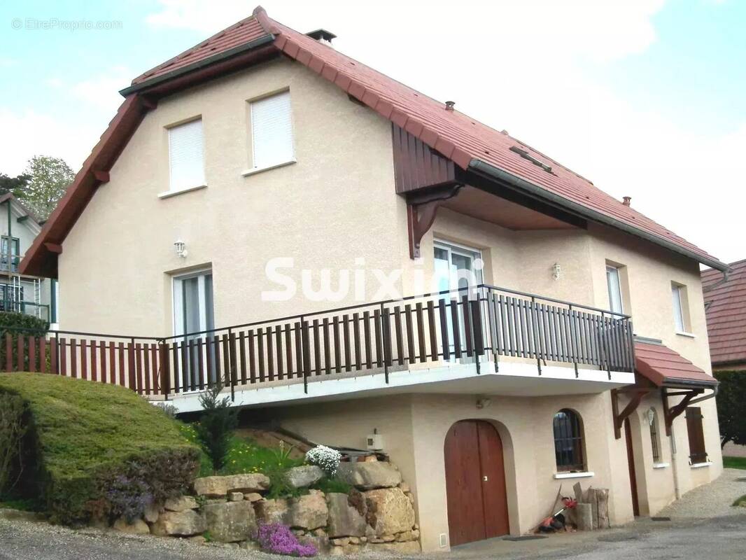 Maison à MONTMOROT