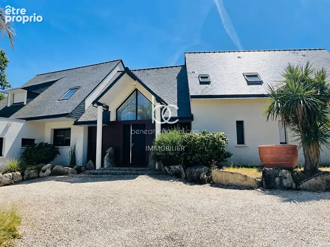 Maison Theix-Noyalo - 240 m2 hab - Terrain de 1270 m2 - photo 2