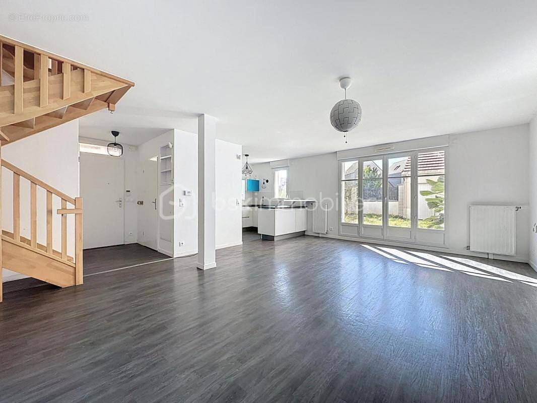 Maison à SAINT-PIERRE-DU-PERRAY