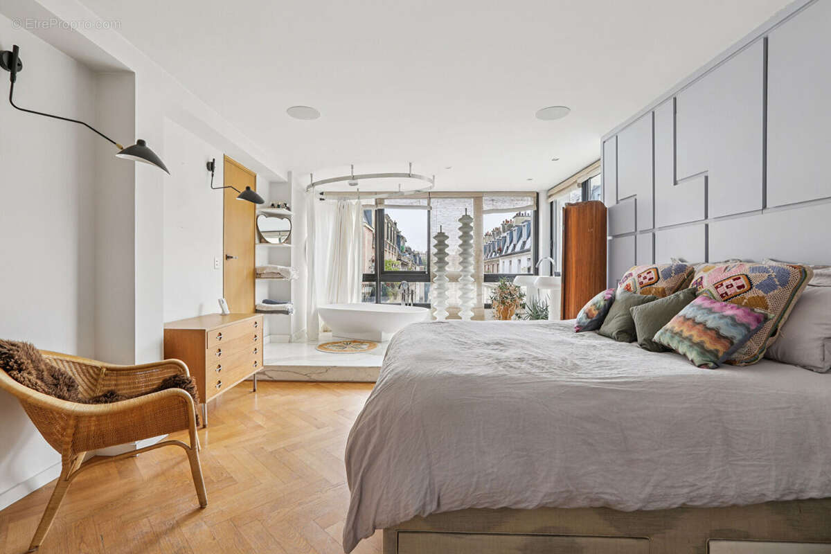 Appartement à PARIS-14E