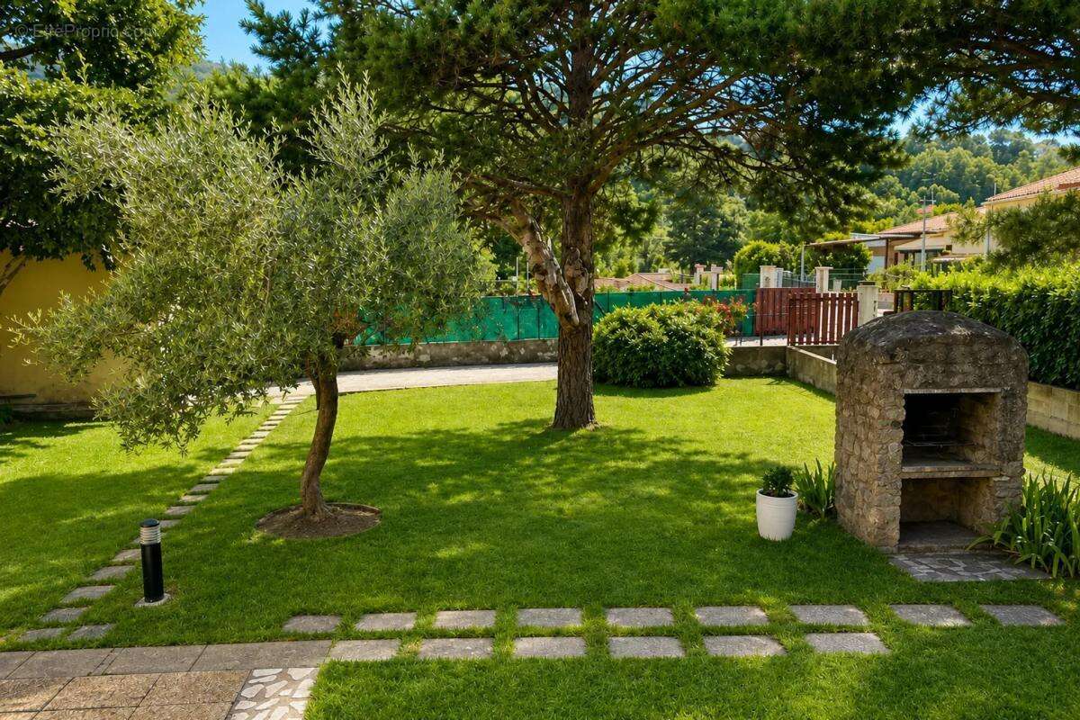 Maison 152m² avec jardin à Les Salles-du-Gardon - photo 3