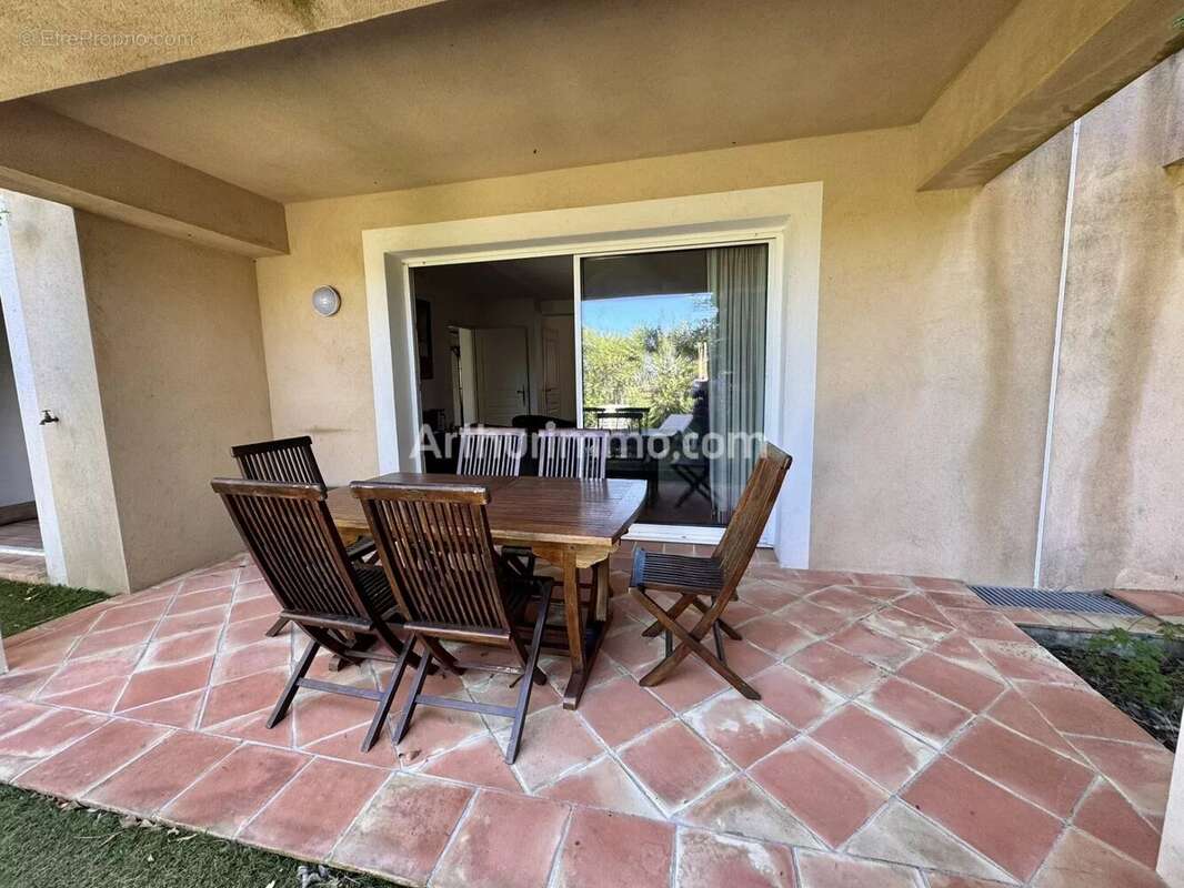 Maison à ROQUEBRUNE-SUR-ARGENS